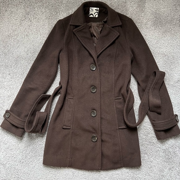 Brown coat - Picture 3 of 5